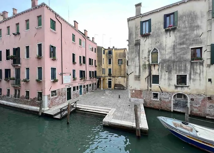 Palazzo Castelli Daire Venedik