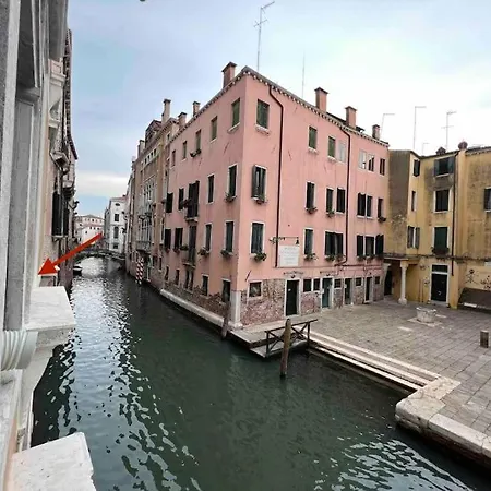 Palazzo Castelli Apartment *